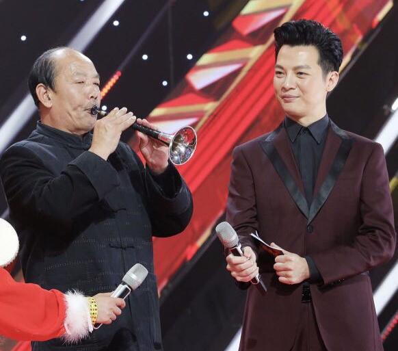 《我要上春晚》非遗花鼓晋级 功夫水袖获直通卡